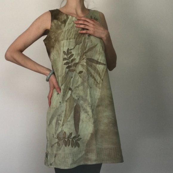 Artisan Dyed Green Sleeveless Shift Dress - Picture 1 of 5